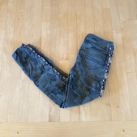 Driftwood Camouflage Jackie Jeans